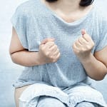 Eis a forma correta de fazer cocó! Médica alerta para alguns erros