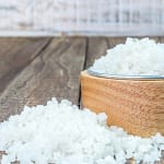 Dica para os dias de inverno: Coloque uma taça com sal junto à sua janela