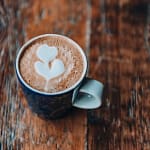 Junte isto ao seu café para melhorar o foco e a atenção (não é canela)