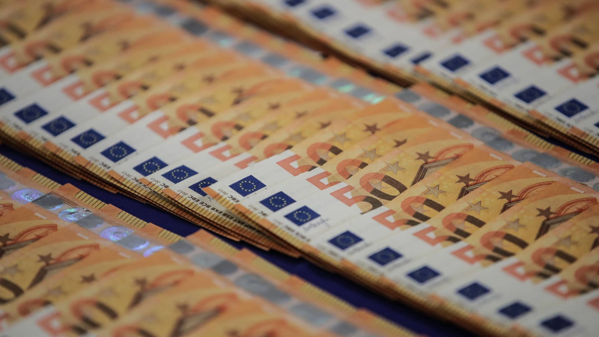 BCE estima que euro digital substitua cinco em cada 10 euros em dinheiro