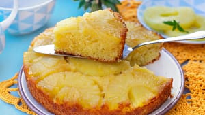 Receita saborosa: Aprenda a fazer o “melhor e mais rápido” bolo de ananás