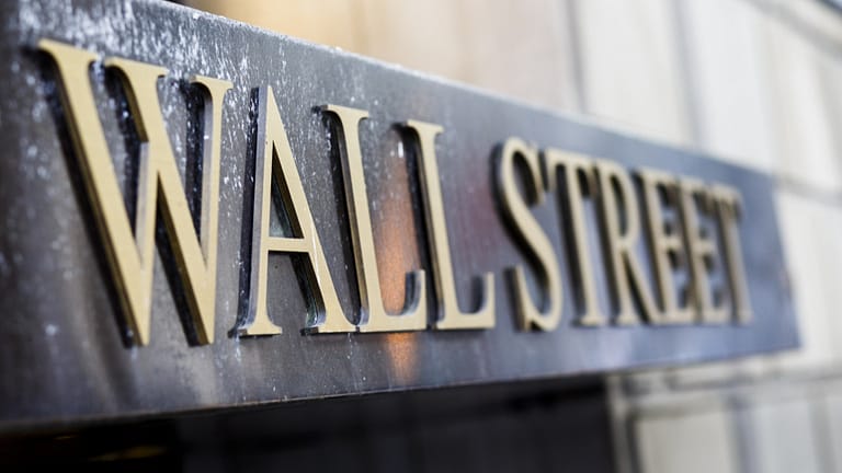 Wall Street segue em terreno misto após dados do emprego