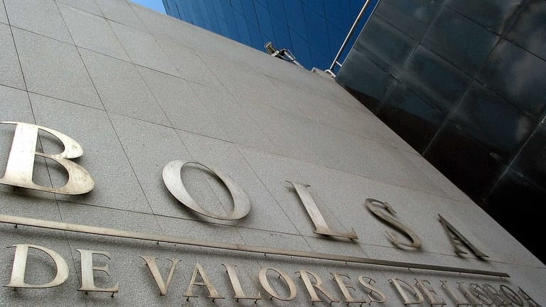 Bolsa de Lisboa fecha em queda com perdas da EDPR e Mota-Engil