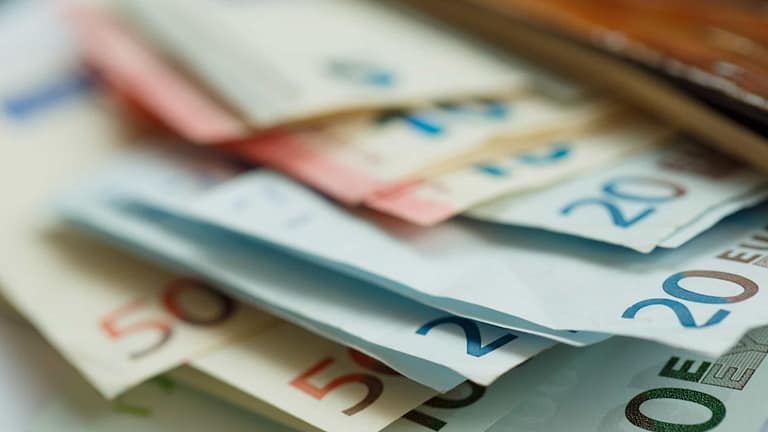 OE2025. Pagamentos em atraso recuam para 385,7 milhões de euros até março