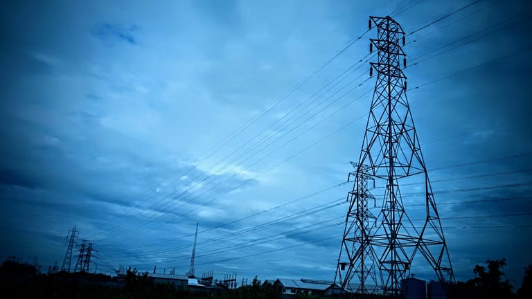 REN informa que 2,5 milhões de consumidores com eletricidade até às 22h00