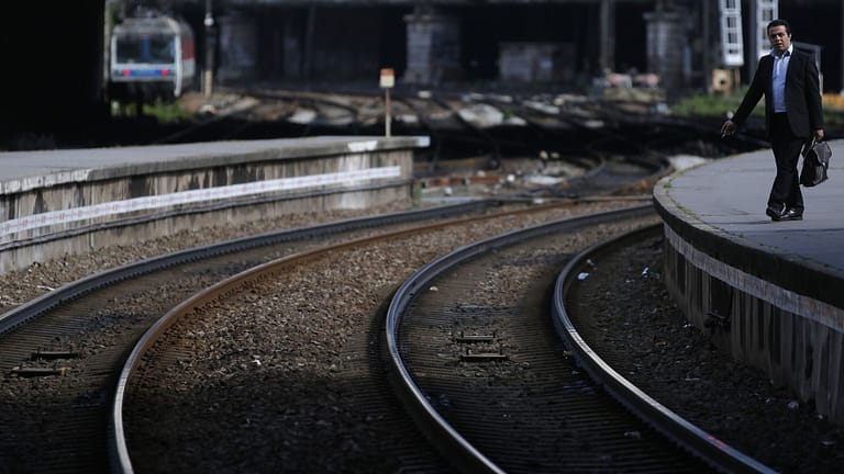IP e consórcio LusoLAV assinam concessão da 1.ª PPP do TGV na terça-feira