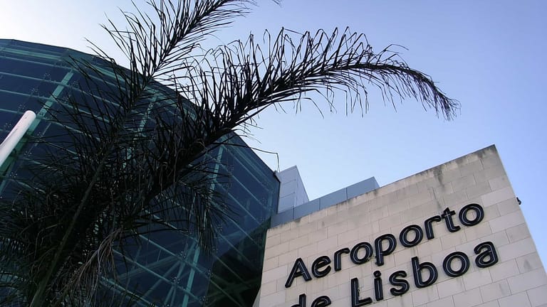 Greve na Menzies causa “atrasos”. Vinte voos cancelados em Lisboa