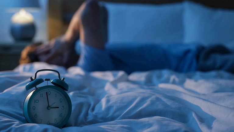 A doença rara que acaba com o sono em meses e leva à demência (e morte) A doença rara que acaba com o sono em meses e leva à demência (e morte)