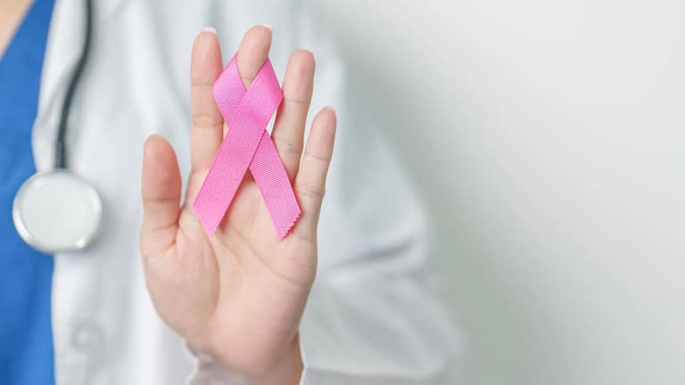 Estudo sugere nova forma de prevenir cancro da mama na pré-menopausa