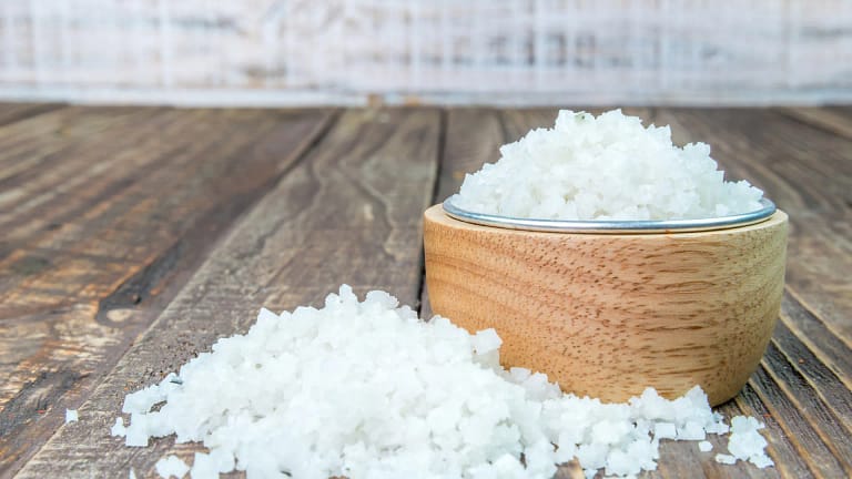 Dica para os dias de inverno: Coloque uma taça com sal junto à sua janela