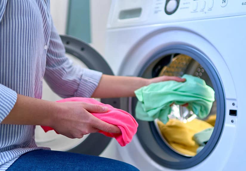 Pare de lavar estas oito coisas com água fria na máquina