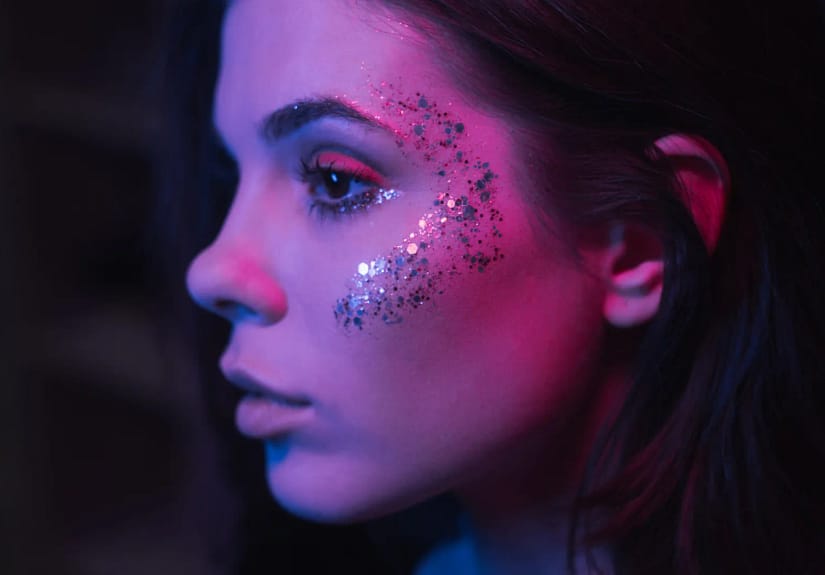 Glíter faz mal à pele? Eis a solução ecológica que faz a make up durar