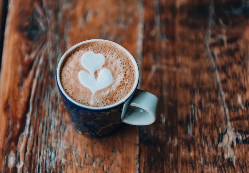 Junte isto ao seu café para melhorar o foco e a atenção (não é canela)