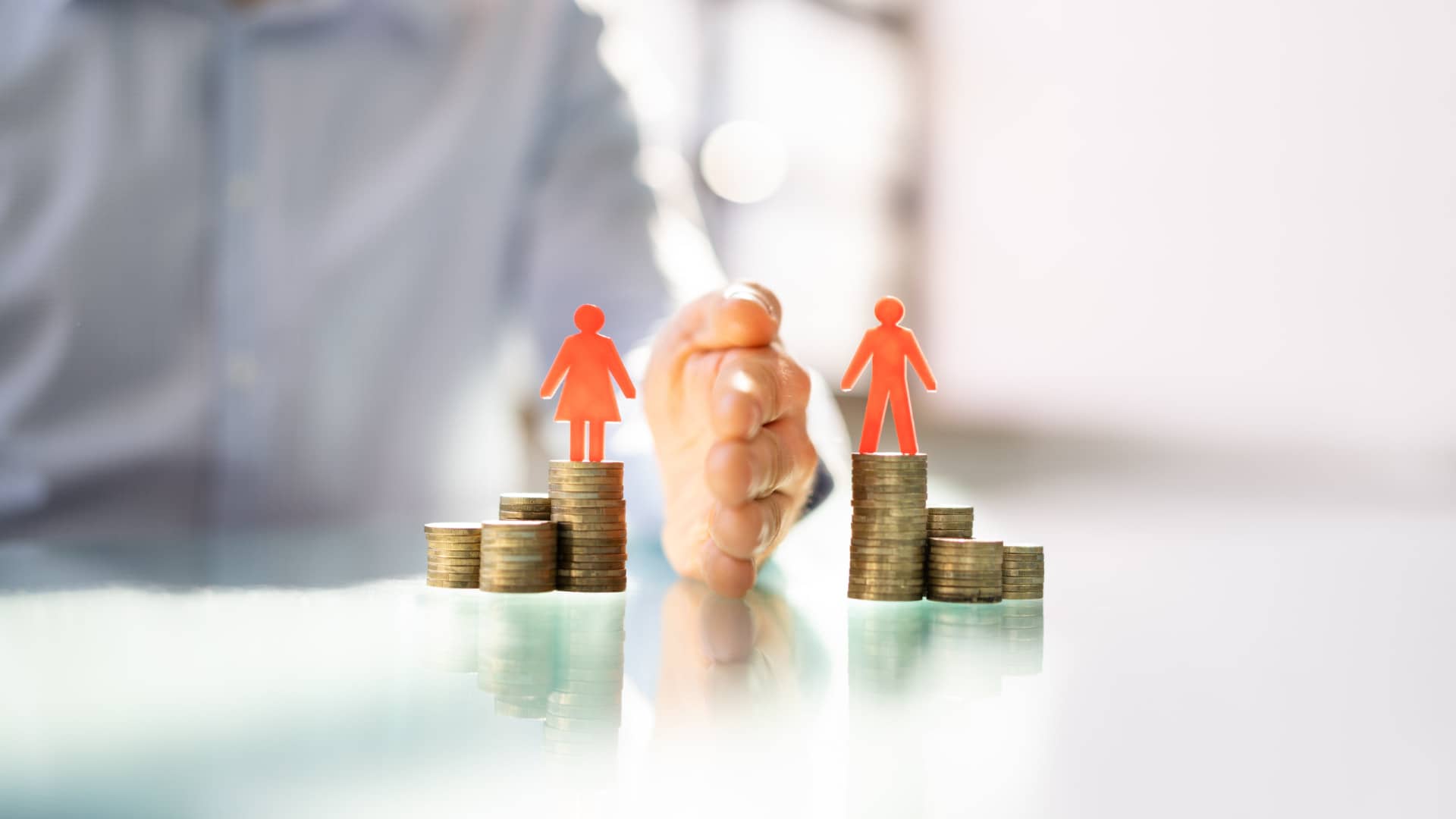 Mulheres e imigrantes entre trabalhadores que mais recebem salário mínimo
