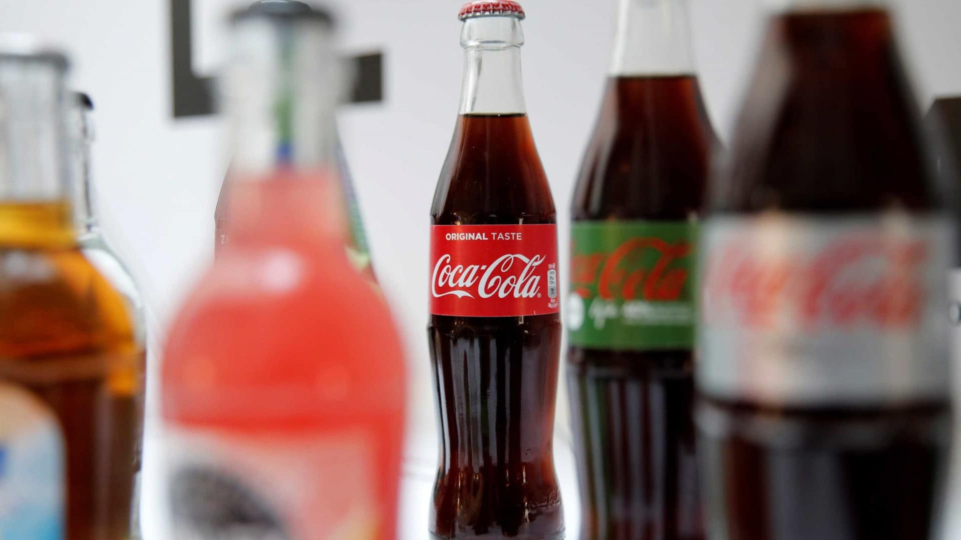 Lucro da Coca-Cola sobe 5% para 2.931 milhões de euros no 1.º trimestre Lucro da Coca-Cola sobe 5% para 2.931 milhões de euros no 1.º trimestre