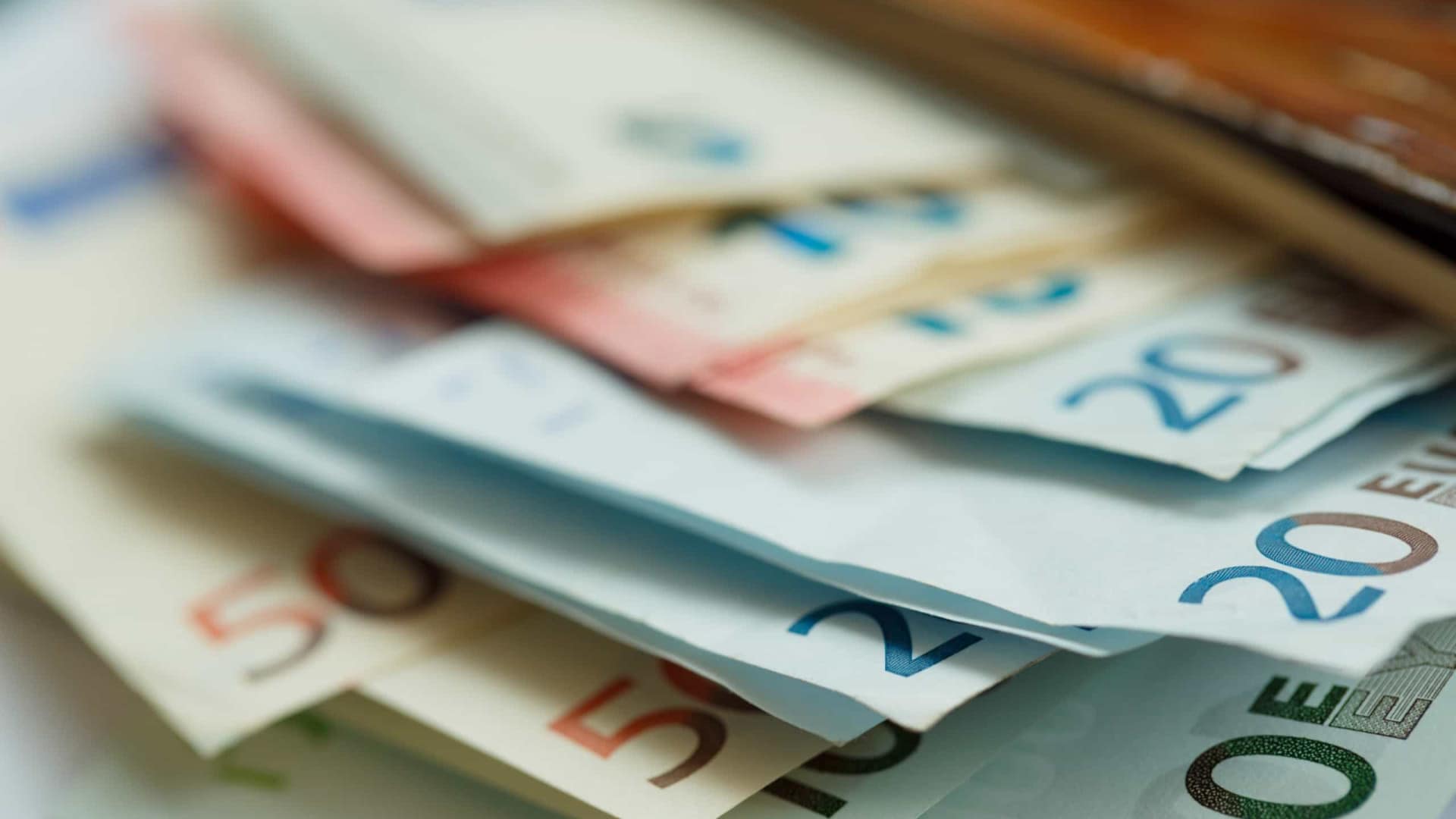 OE2025. Pagamentos em atraso recuam para 385,7 milhões de euros até março OE2025. Pagamentos em atraso recuam para 385,7 milhões de euros até março